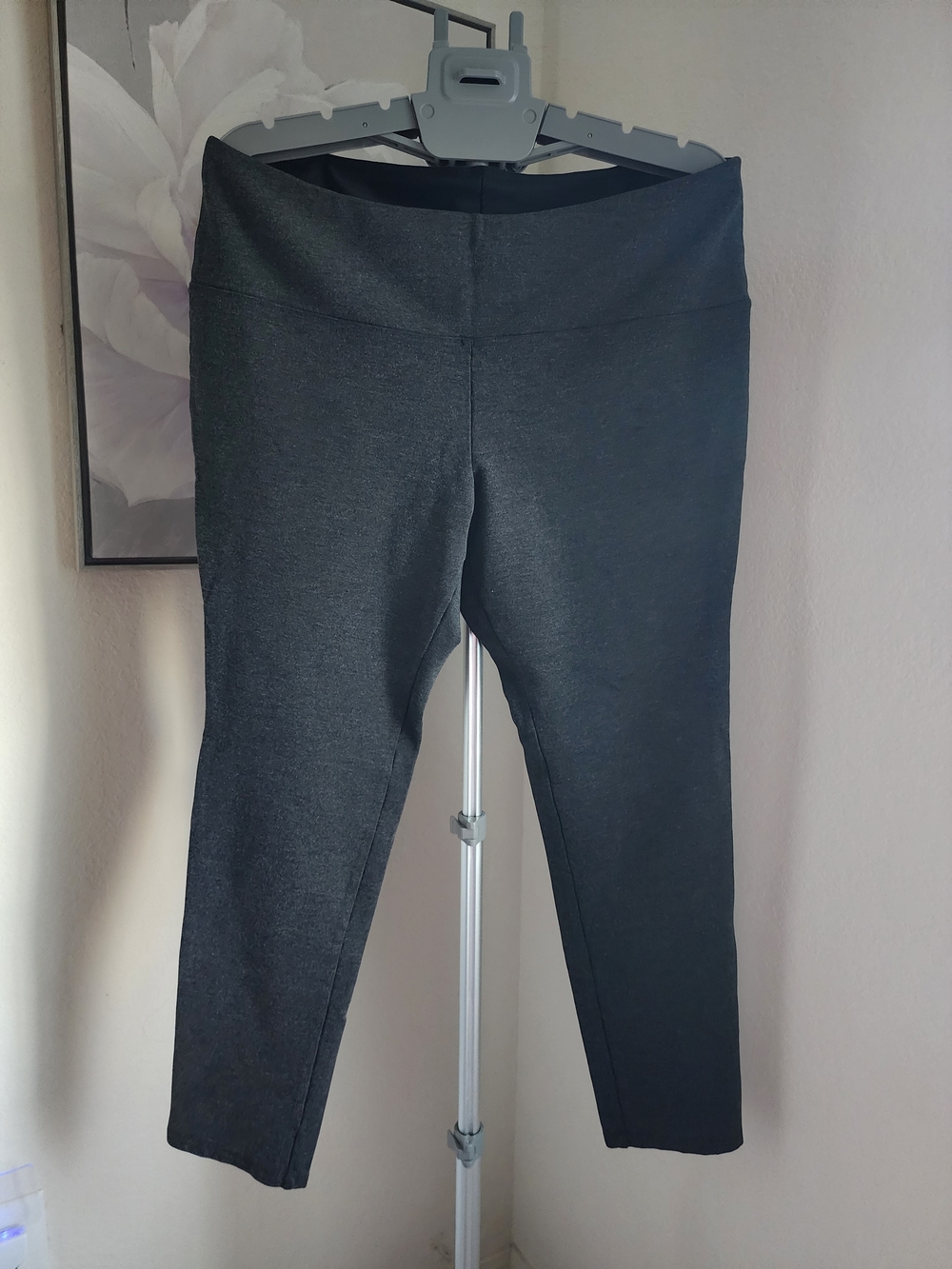 Liz Claiborne Weekend Black and Gray Ponte Leggings